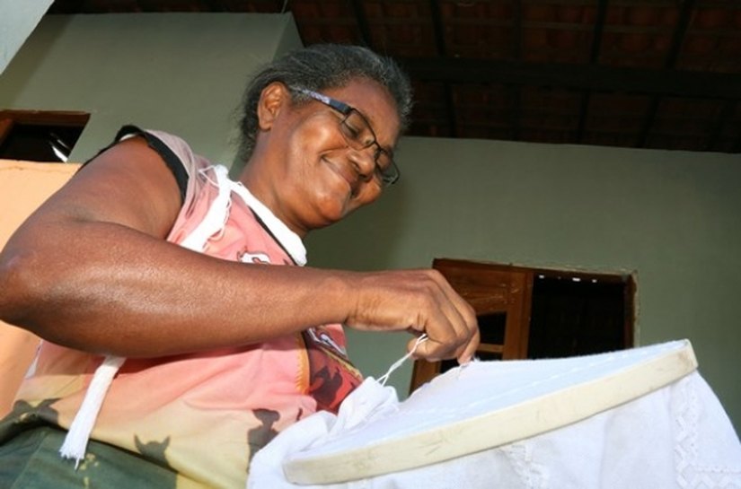 Comunidade resiste ao tempo, ao racismo e mantém viva tradição