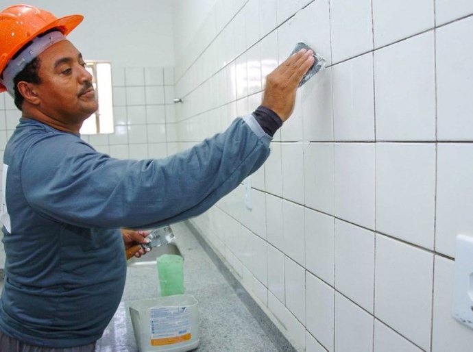 Rui entrega USF e assina ordem de serviço no Selma Bandeira nesta terça