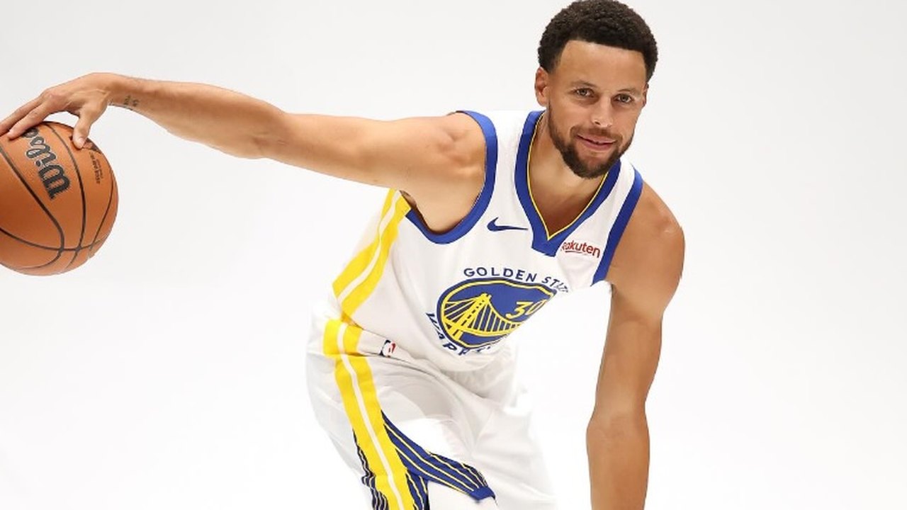 LeBron James e Stephen Curry lideram ranking dos atletas mais bem pagos da NBA; veja lista