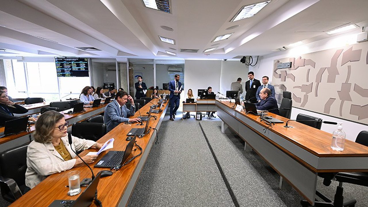 Regulamentação de protesista e ortesista ortopédico segue para votação no Plenário