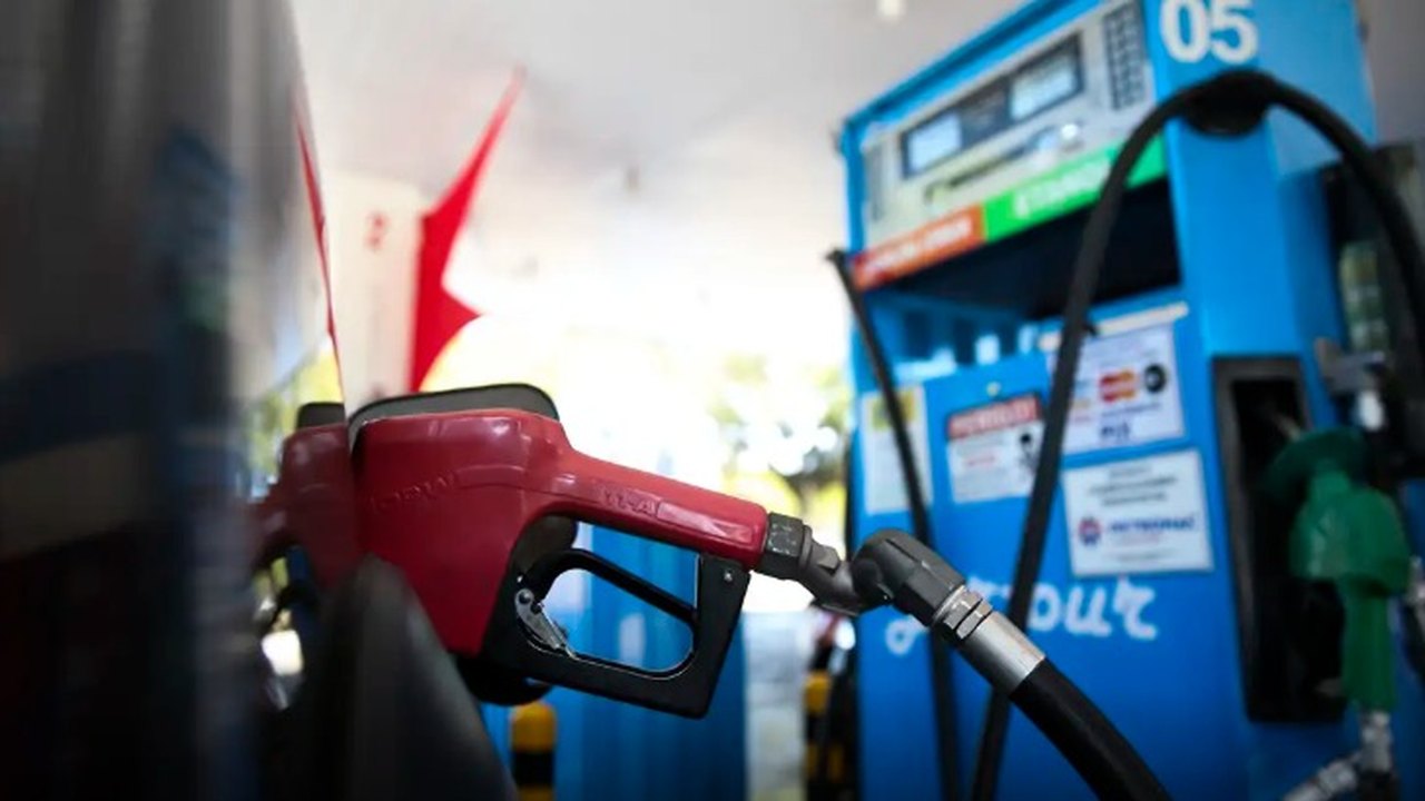 Preço do etanol cai em 16 estados, sobe em 6 e no DF, aponta ANP
