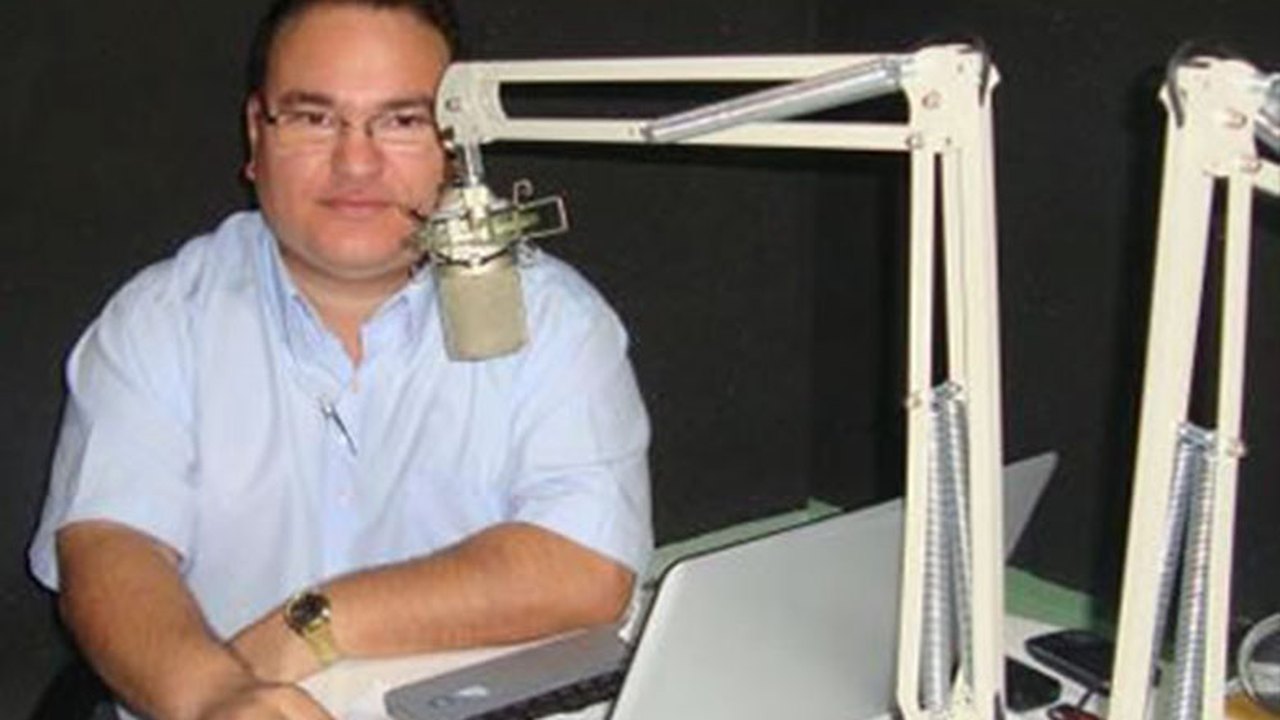 Radialista é executado a tiros dentro de estúdio