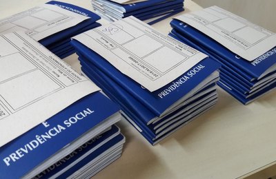 Carteira de trabalho é fundamental para emprego formal