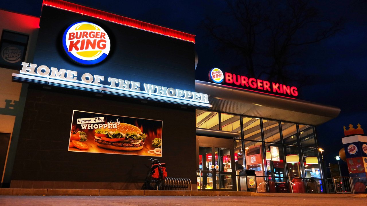 Serasa e Burger King oferecem sanduíche para quem consultar o score no Halloween