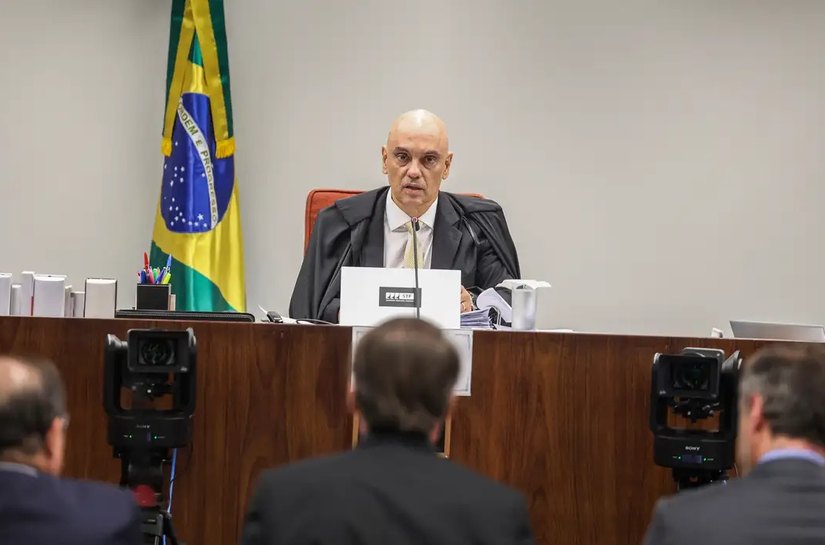 Moraes veta depoimentos de filhos de Bolsonaro na trama golpista