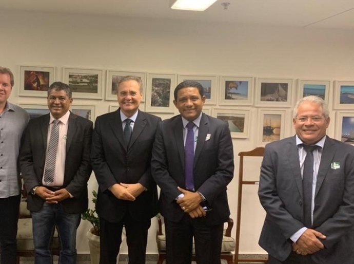 Prefeito Júlio Cezar se reúne com Marx Beltrão e Renan Calheiros no Senado
