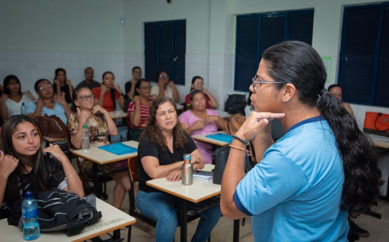 Curso gratuito de Libras da Seduc segue com inscrições abertas até 28 de julho
