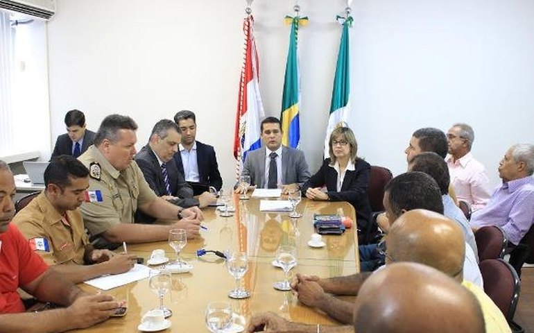 Mesa de Negociação envia proposta de reajuste a governador