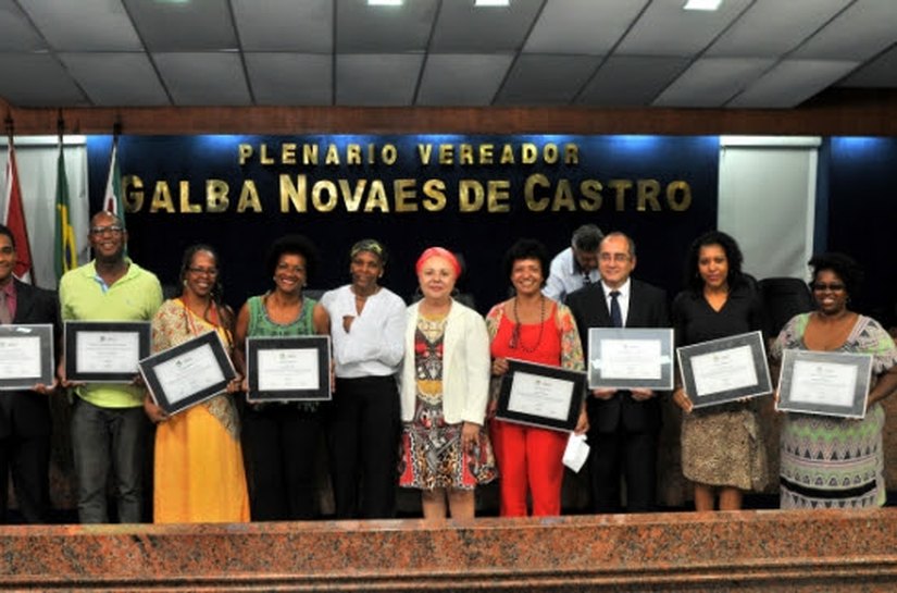 Câmara homenageia luta contra o racismo e em defesa da identidade negra