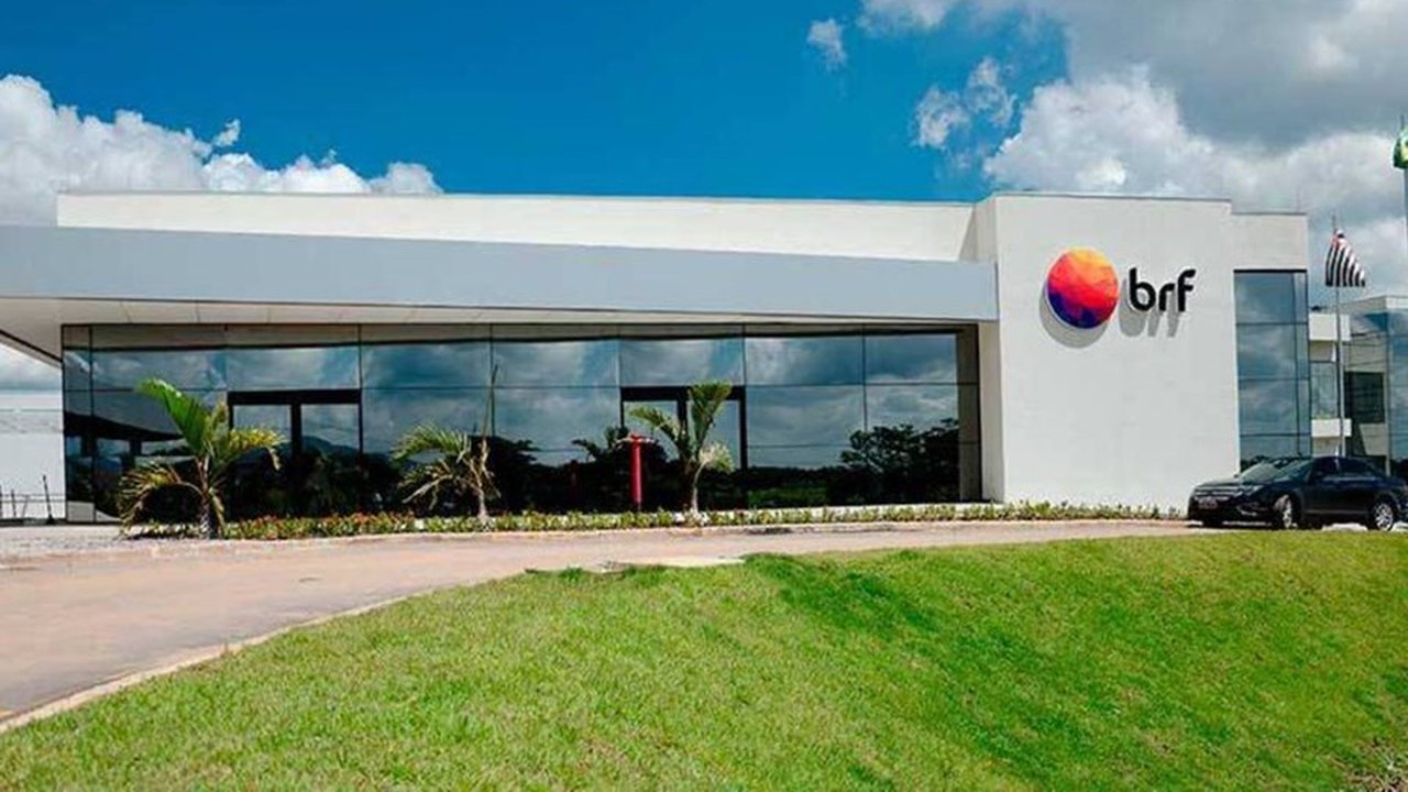 BRF tem lucro líquido de operações continuadas de R$ 964 milhões no 4º trimestre