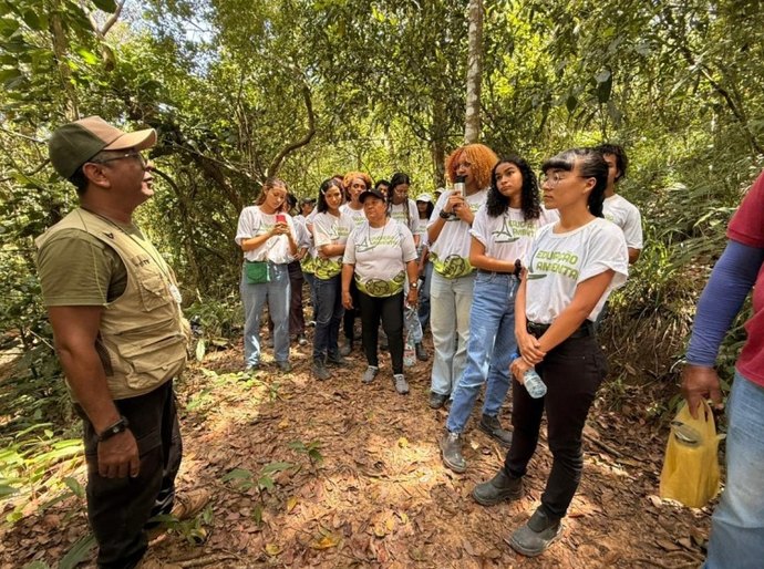 Servidores da Alurb celebraram o Dia do Educador Ambiental em meio à natureza