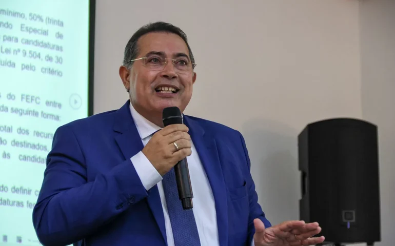 Adeilson Bezerra fala sobre cotas de gênero em encontro nacional promovido pela União dos Vereadores do Brasil