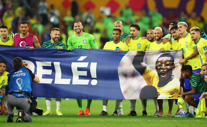 Seleção Brasileira faz homenagem a Pelé no Catar