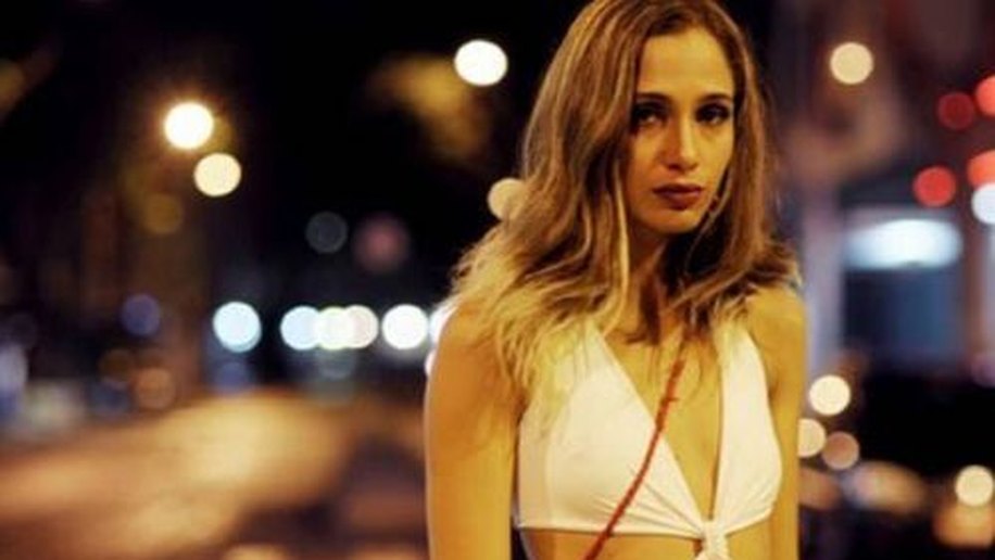 Camila Pitanga diz não ter tido problemas com cenas de sexo