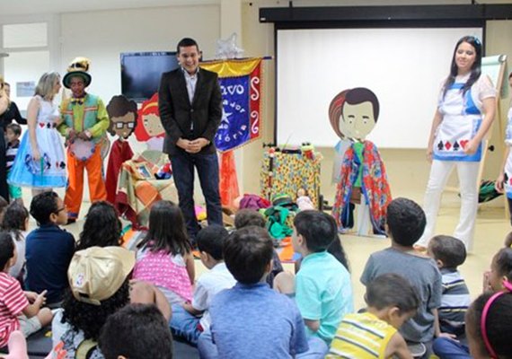 Filhos e netos de servidores da Seplag conhecem trabalho dos pais