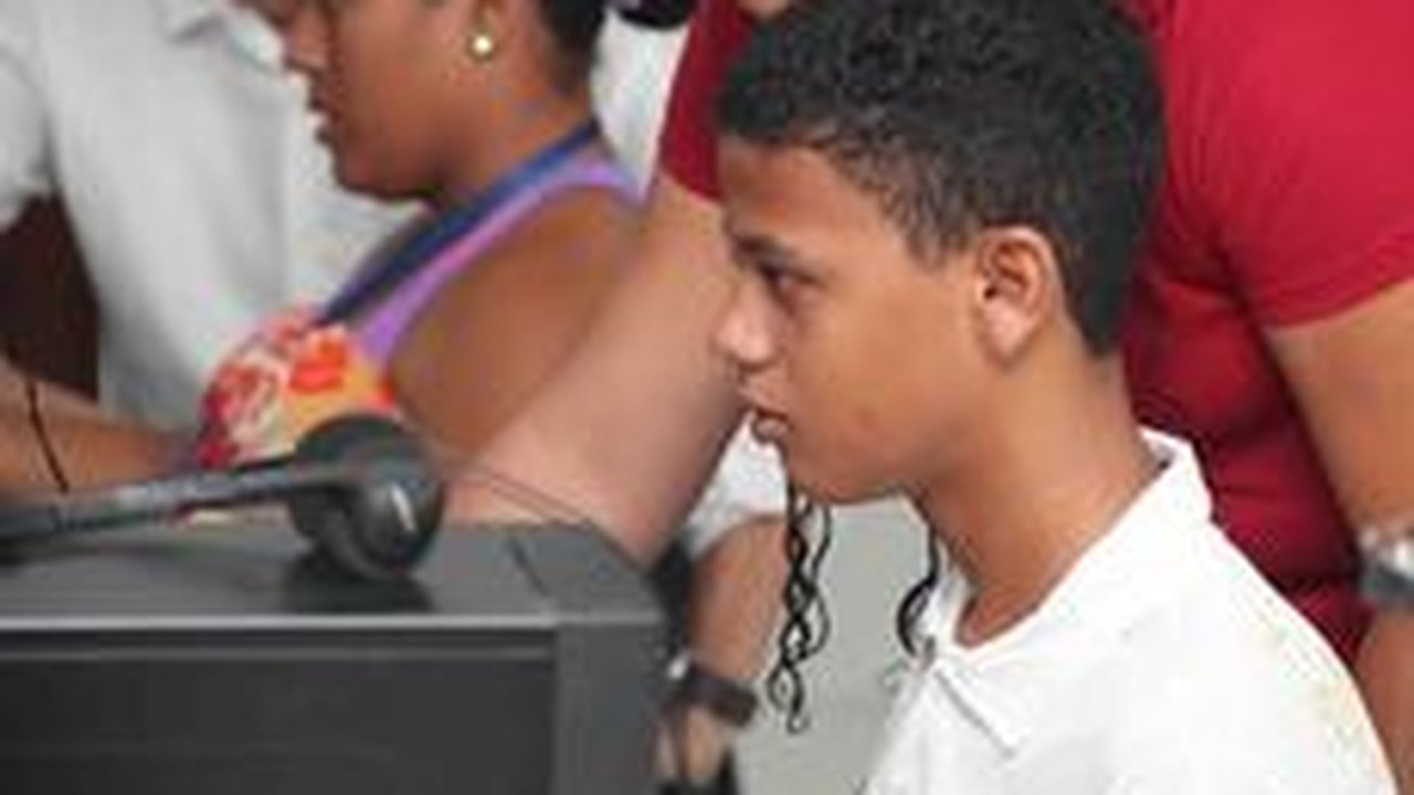 Telecentro garante acesso à internet a quem nunca dispôs de computador