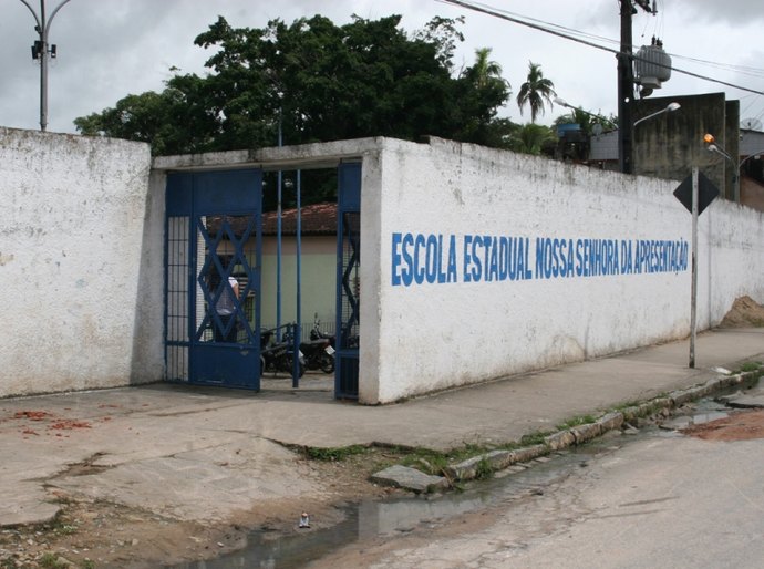 Governador assina ordem de serviço para recuperar escola em Porto Calvo