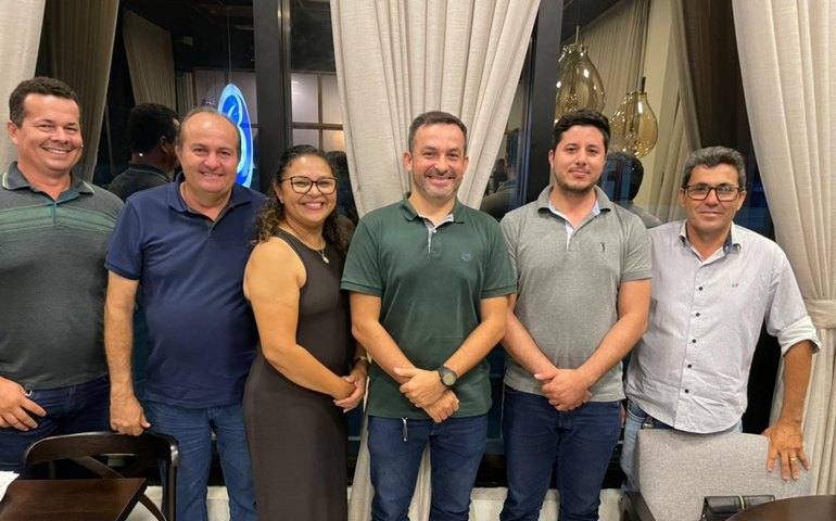 Grupo político de Petrúcio Barbosa racha e oposição é fortalecida em Igaci