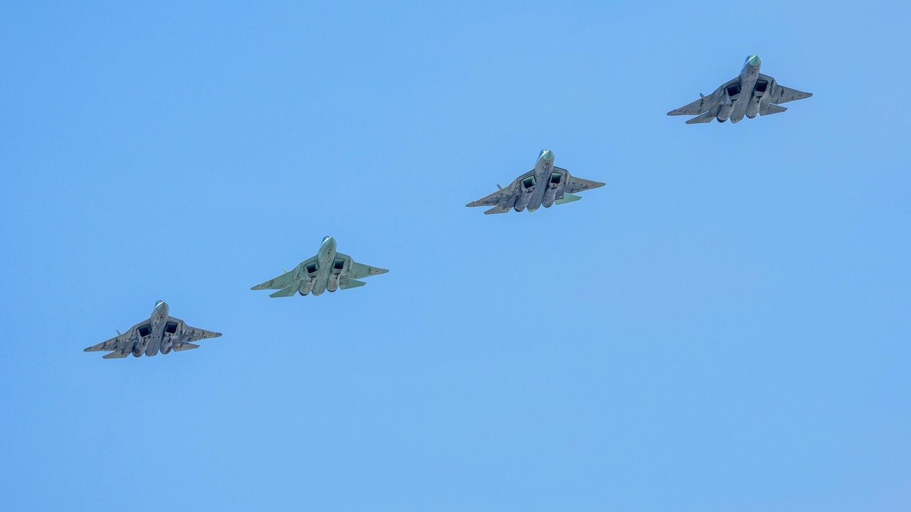 Aplicação do Su-57 na Ucrânia pode impulsionar exportações russas, aponta revista