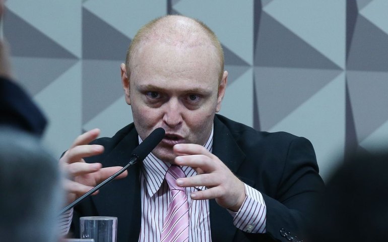 Depoimento de hacker à CPMI amplia suspeitas de ação golpista de Bolsonaro