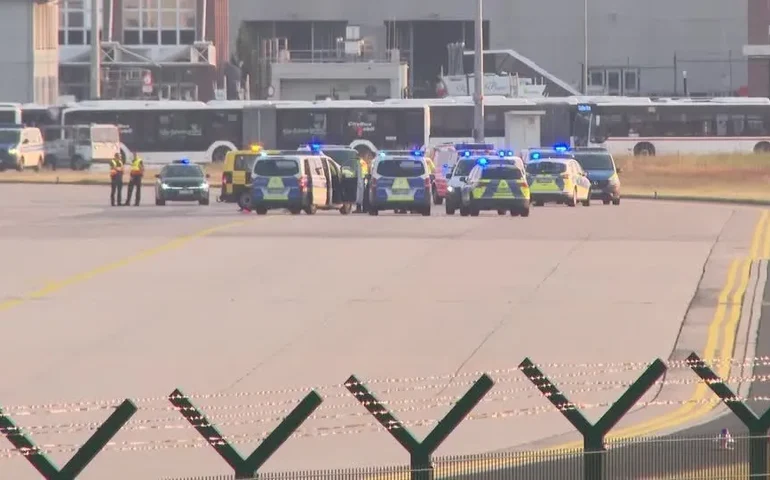 Aeroporto de Frankfurt suspende voos após manifestantes climáticos bloquearem pista