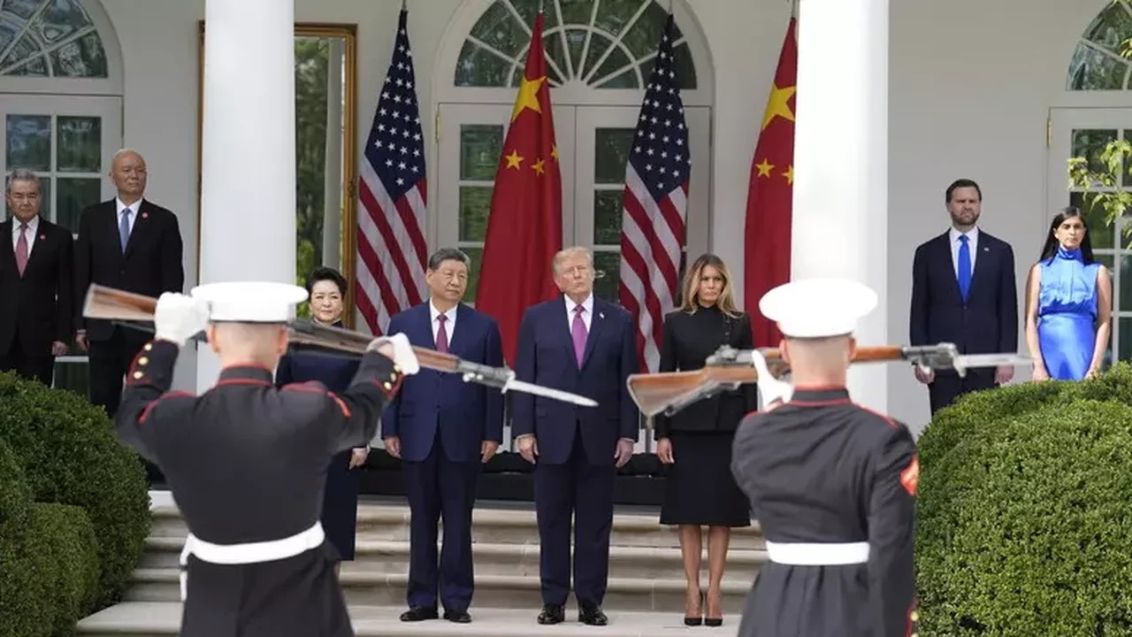 Em tom conciliador, Trump recebe Xi Jinping na Casa Branca e exalta 'grande amizade'