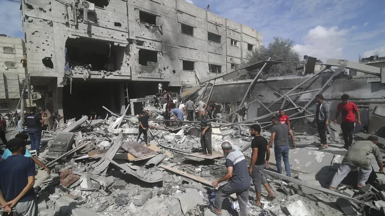 Ataque aéreo israelense perto de Damasco mata 11, a maioria civis, diz Observatório Sírio