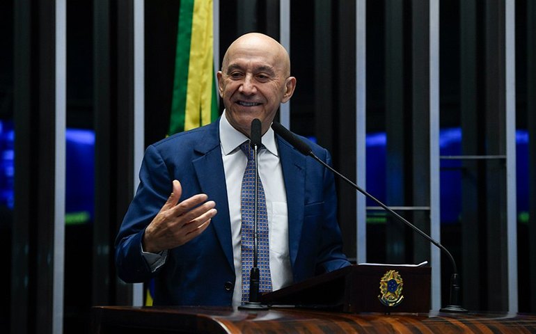 Confúcio Moura celebra Dia do Idoso e pede mais praticidade para realização de 'prova de vida'