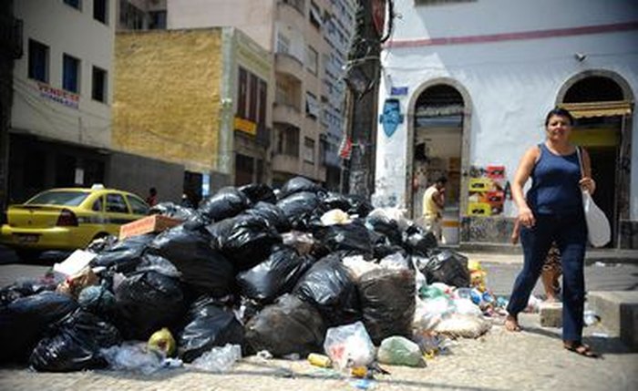 Metade das cidades brasileiras ainda descarta seu lixo de forma ambientalmente inadequada