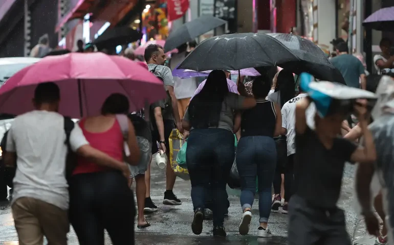 Verão no Rio termina com chuva e risco de temporais; veja como vai ser o outono