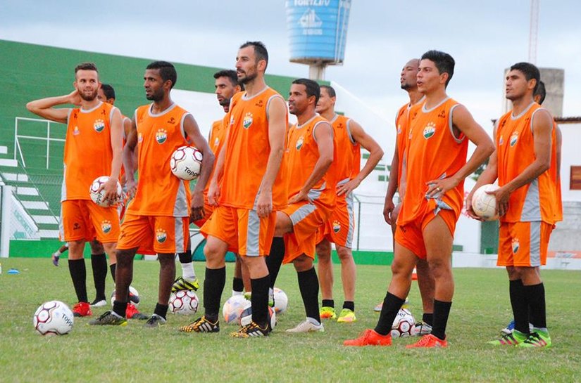Coruripe fez último treino de apronto para enfrentar o Central em Caruaru