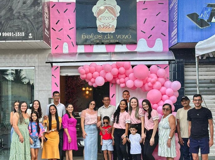 Com apoio da Casa do Empreendedor, casal de Limoeiro de Anadia transforma banca de cachorro-quente em fábrica de sonhos