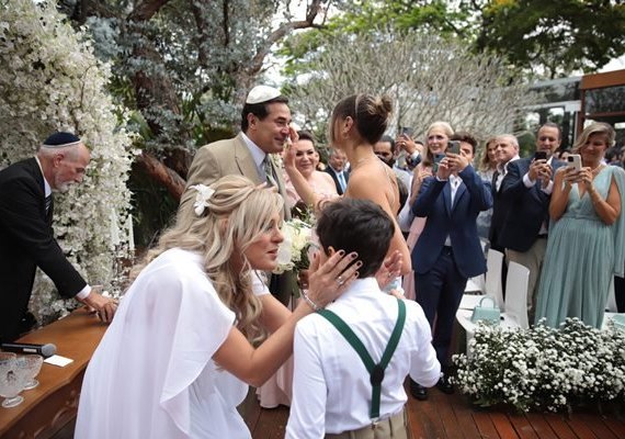 Luciano Szafir e Luhanna Melloni oficializam união após 11 anos juntos