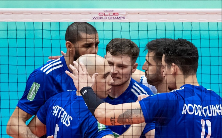 Cruzeiro derrota o Trentino na final e conquista o 5º título do Mundial de Clubes de vôlei