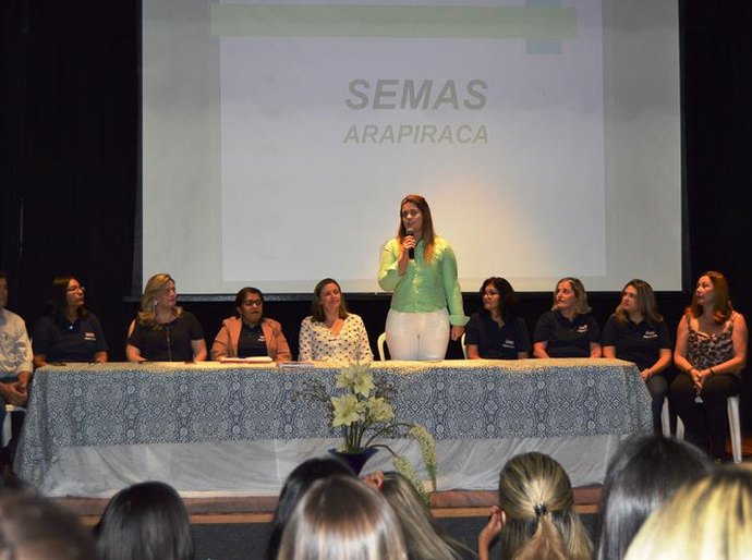 Gestores de 14 municípios do Agreste tiram dúvidas sobre programas sociais