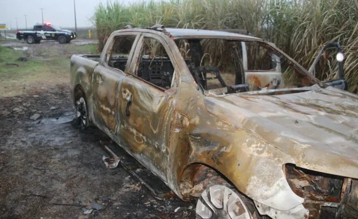 Carro incendiado Carro incendiado