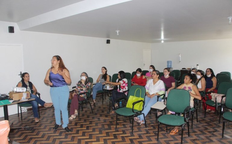 Enfermeiras da Secretaria de Saúde de Penedo participam de capacitação sobre tuberculose