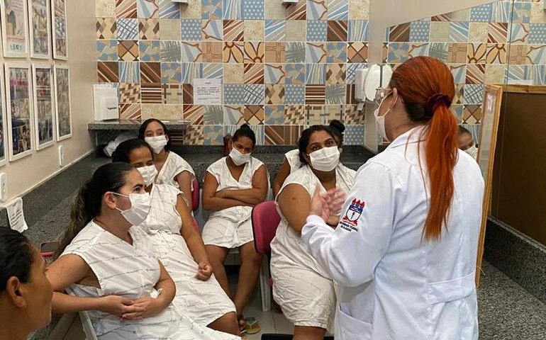 Importância da mulher é tema de palestra com gestantes e puérperas em Hospital de Arapiraca