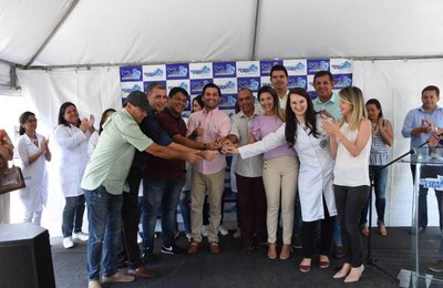 Prefeito Rodrigo Valença entrega equipamentos e veículo 0 km para o programa Melhor em Casa