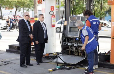 Verus: MPAL e Sefaz realizam operação para combater fraudes fiscais e irregularidades em postos de combustíveis