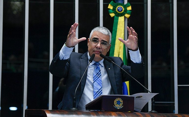 Eduardo Girão critica 'militância de Fachin' em resposta a ação do Podemos