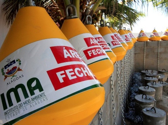 Estado instala 40 conjuntos de boias de proteção ambiental na Piscina do Amor