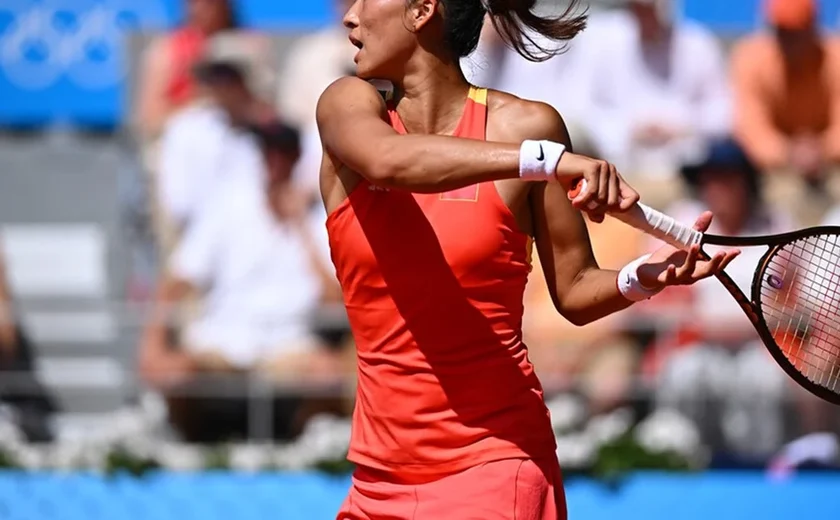 Zheng arrasa Paolini e avança no WTA Finals; já classificada, Sabalenka perde de Rybakina