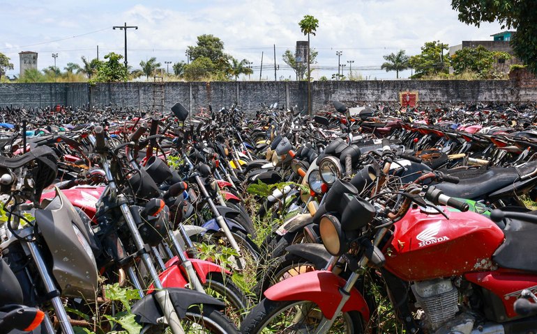 Detran promove leilão de 3.333 veículos inservíveis