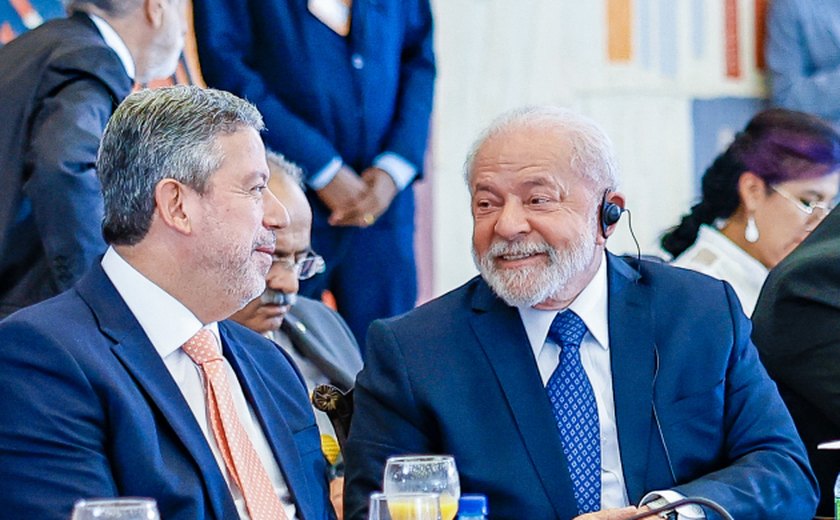 Bancadas da Câmara apoiam Lira por reforma administrativa