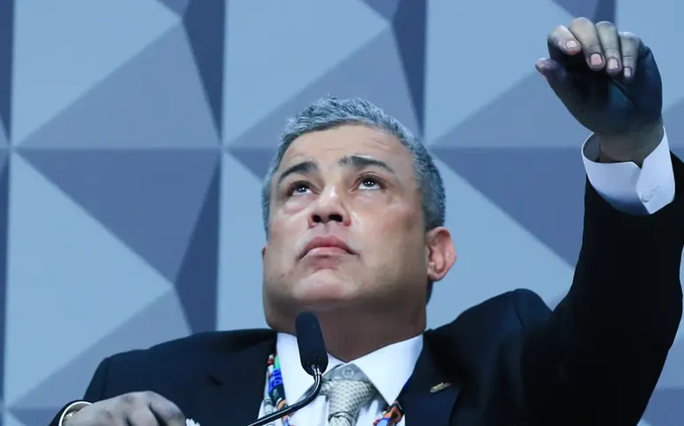 CPMI: presidente da Conafer nega irregularidades e apela ao silêncio