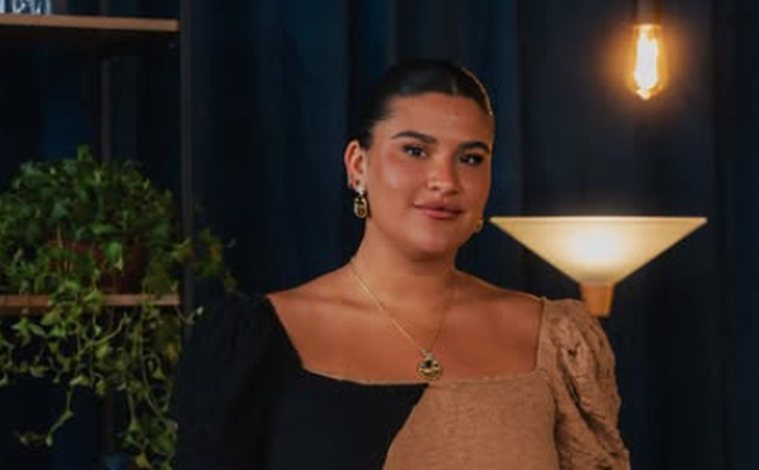 Filha de Flávia Alessandra revela que dormia com totem da mãe da 'Playboy'