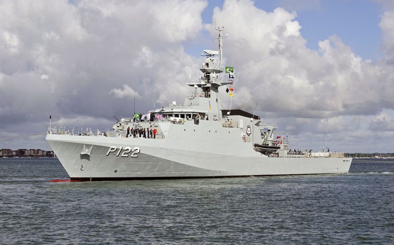 Marinha e PF apreendem veleiro carregado de haxixe a 420 km da costa do Recife