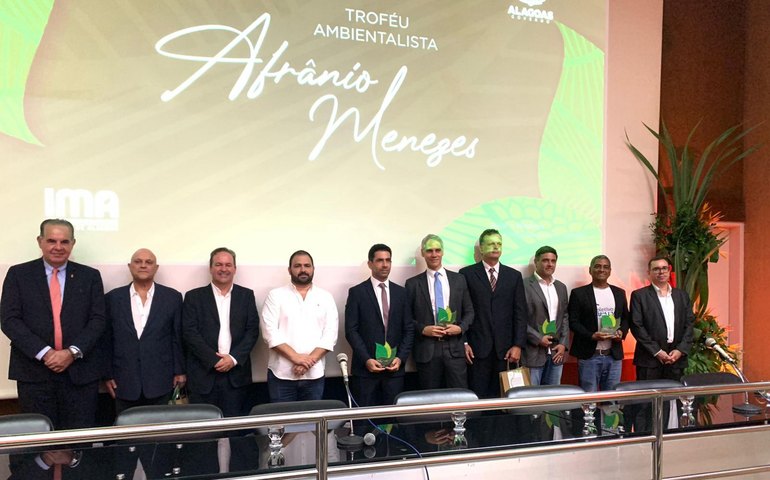 IMA reconhece ações positivas ao meio ambiente com entrega de troféu