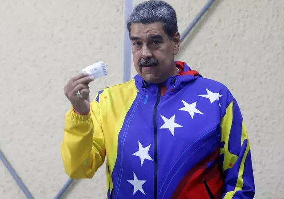 Principal candidato da oposição vota na Venezuela